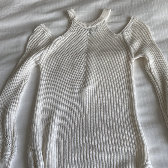 Sweater - Picture 3 of 4